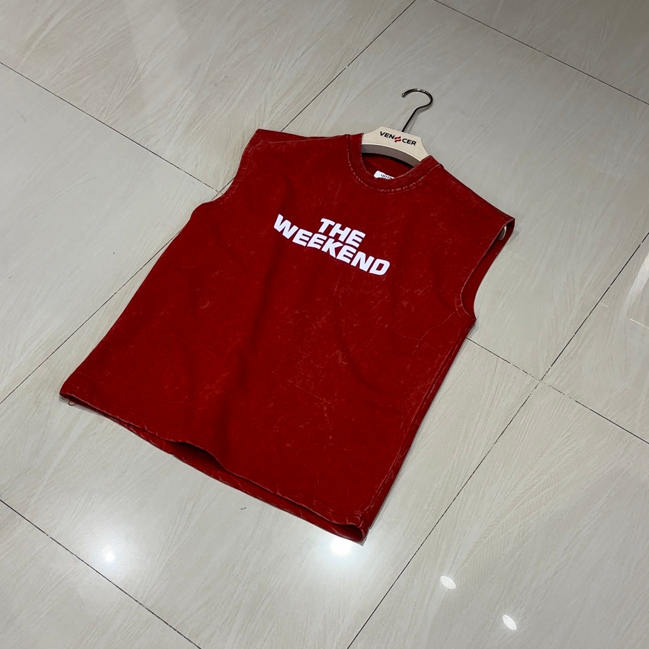 ARTIST-INSPIRED SLEEVELESS - RED